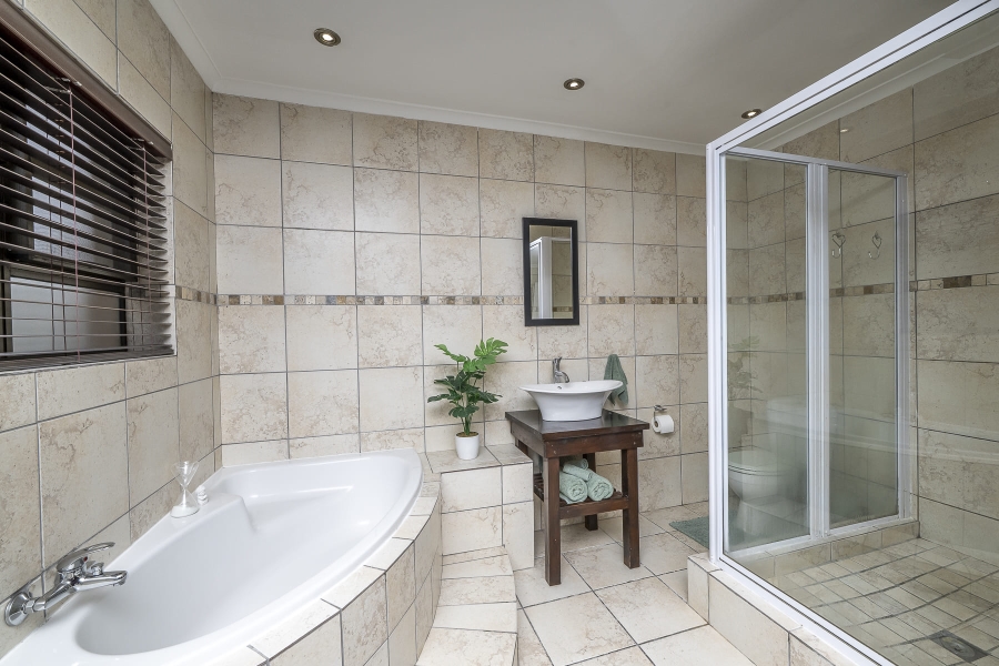 3 Bedroom Property for Sale in Jakarandas Western Cape